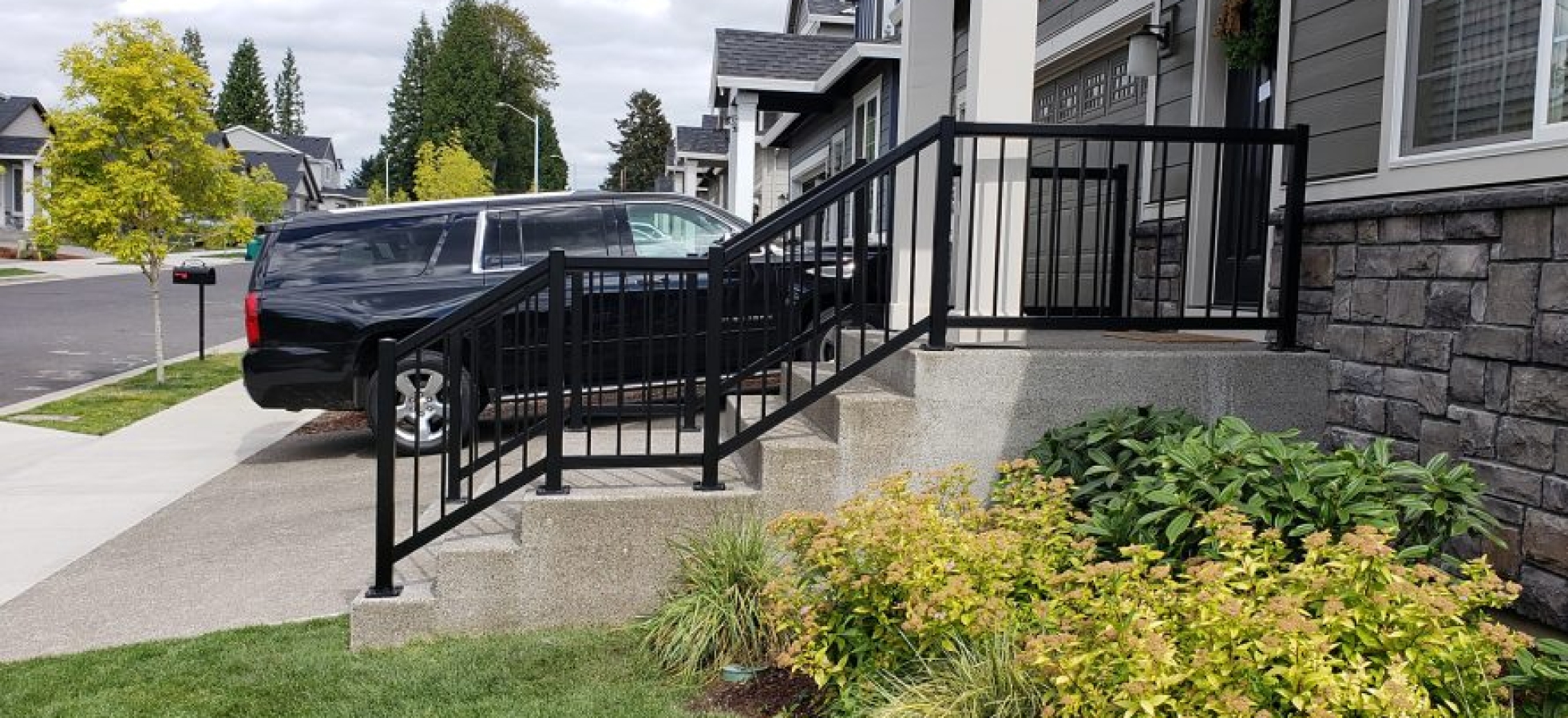 Showcase: TR375 Black Picket Infill Railing - Cable Railing Portland Oregon